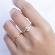 Estel Fleur Four Prongs Round Diamond Ring