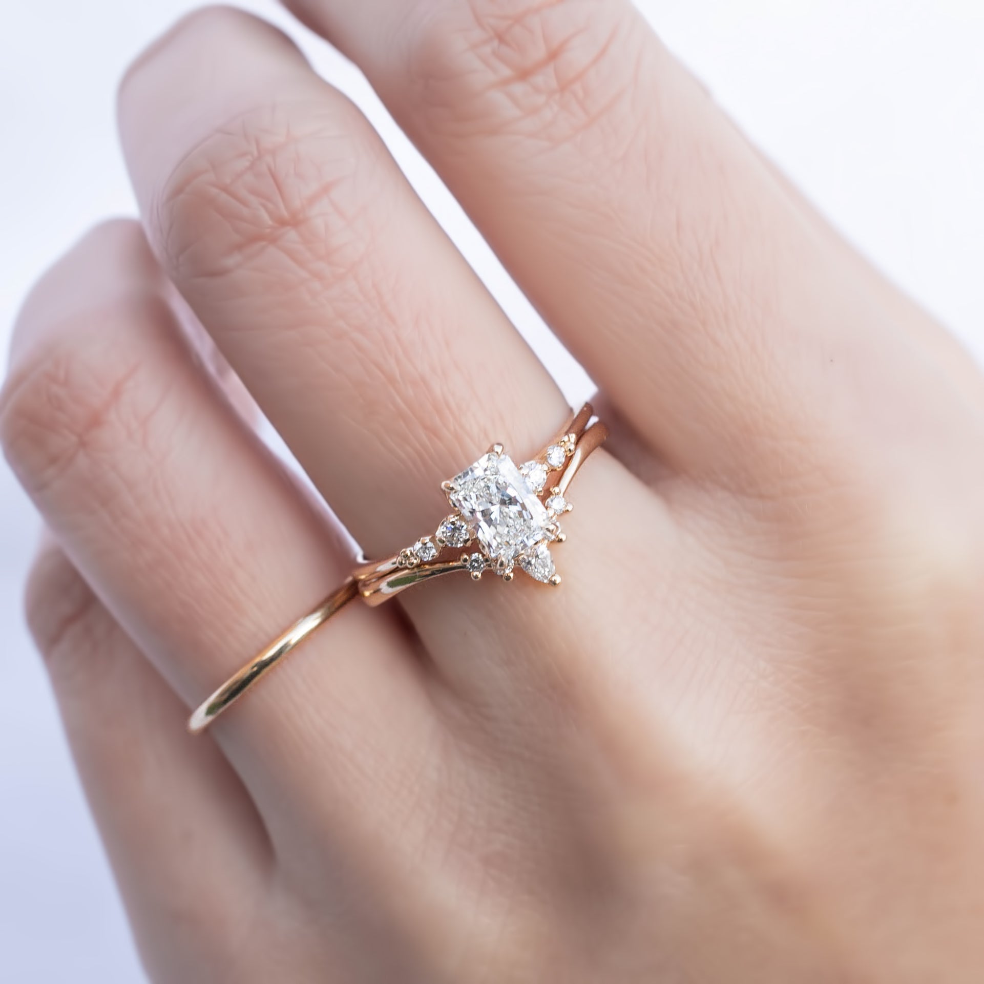 Estel Fleur Four Prongs Round Diamond Ring
