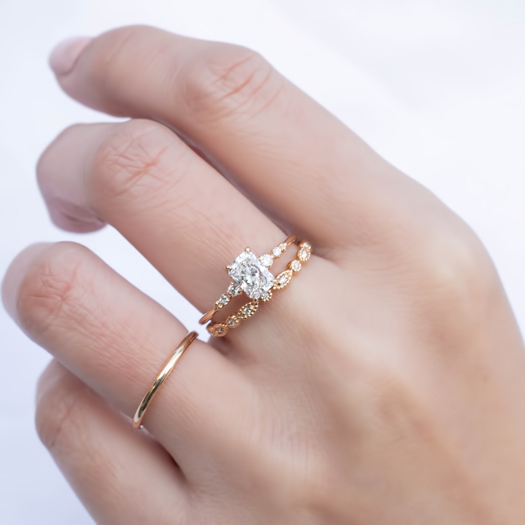 Estel Fleur Four Prongs Round Diamond Ring