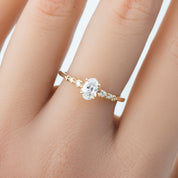 Estel Fleur Four Prongs Oval Diamond Ring