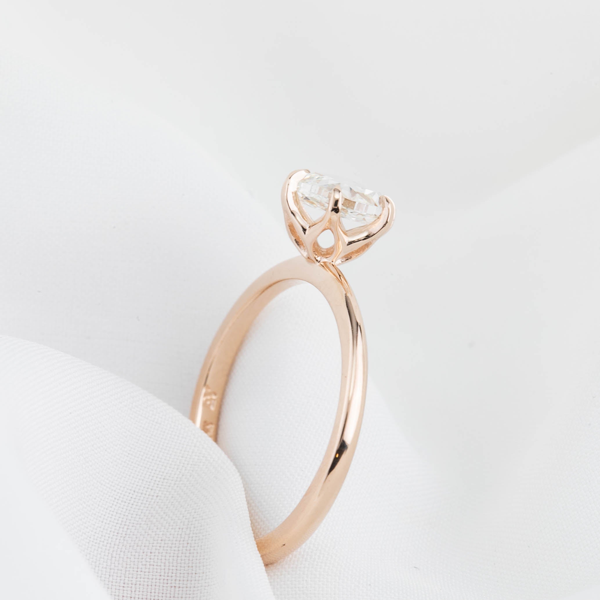 Floryn Round Diamond Ring