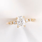 Estel Fleur Four Prongs Oval Diamond Ring