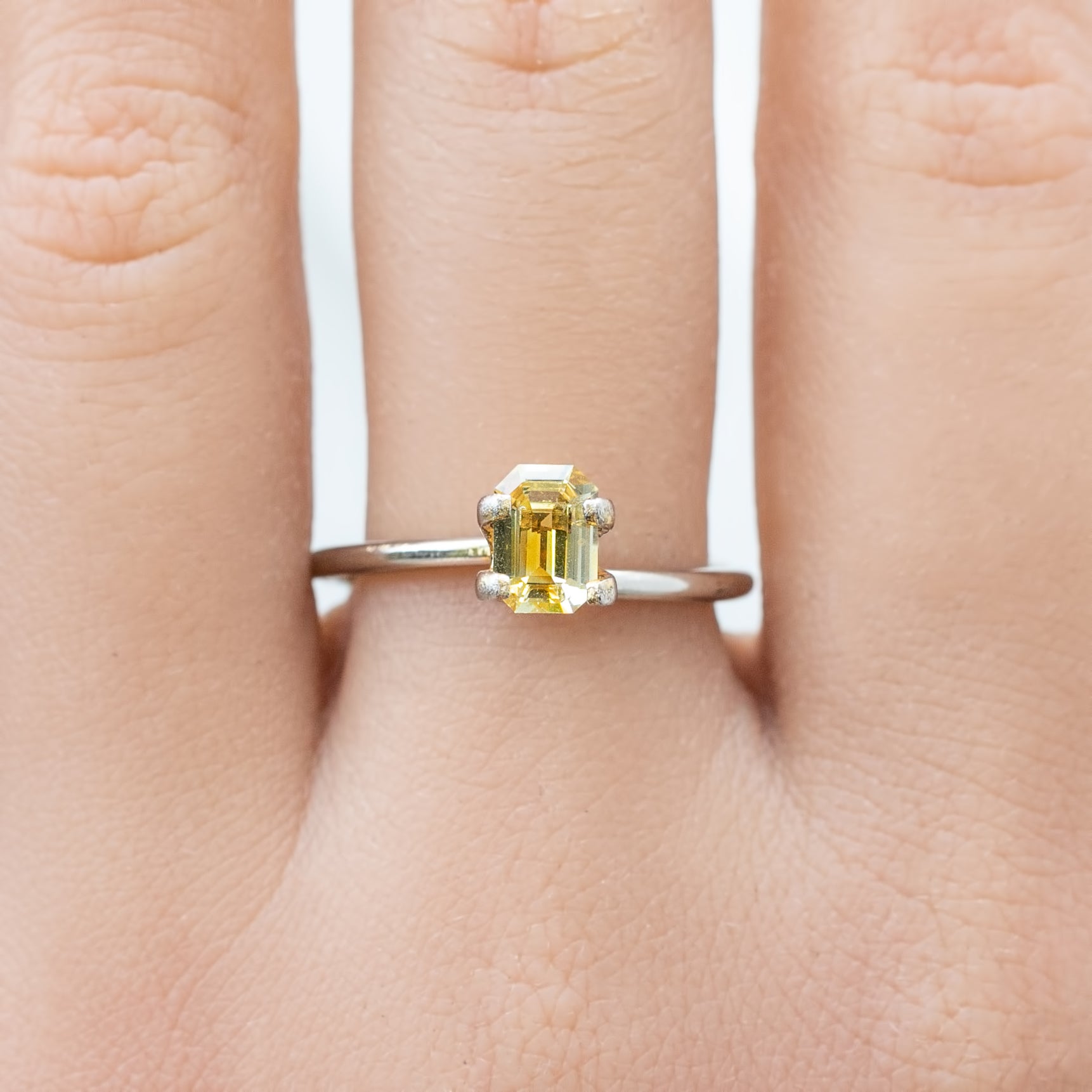 0.80ct  イエローサファイア モンタナ産