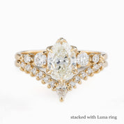 Estel Fleur Oval Diamond Ring