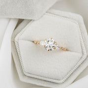 Estel Fleur Four Prongs Round Diamond Ring