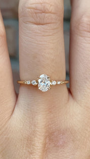 Estel Fleur Four Prongs Oval Diamond Ring