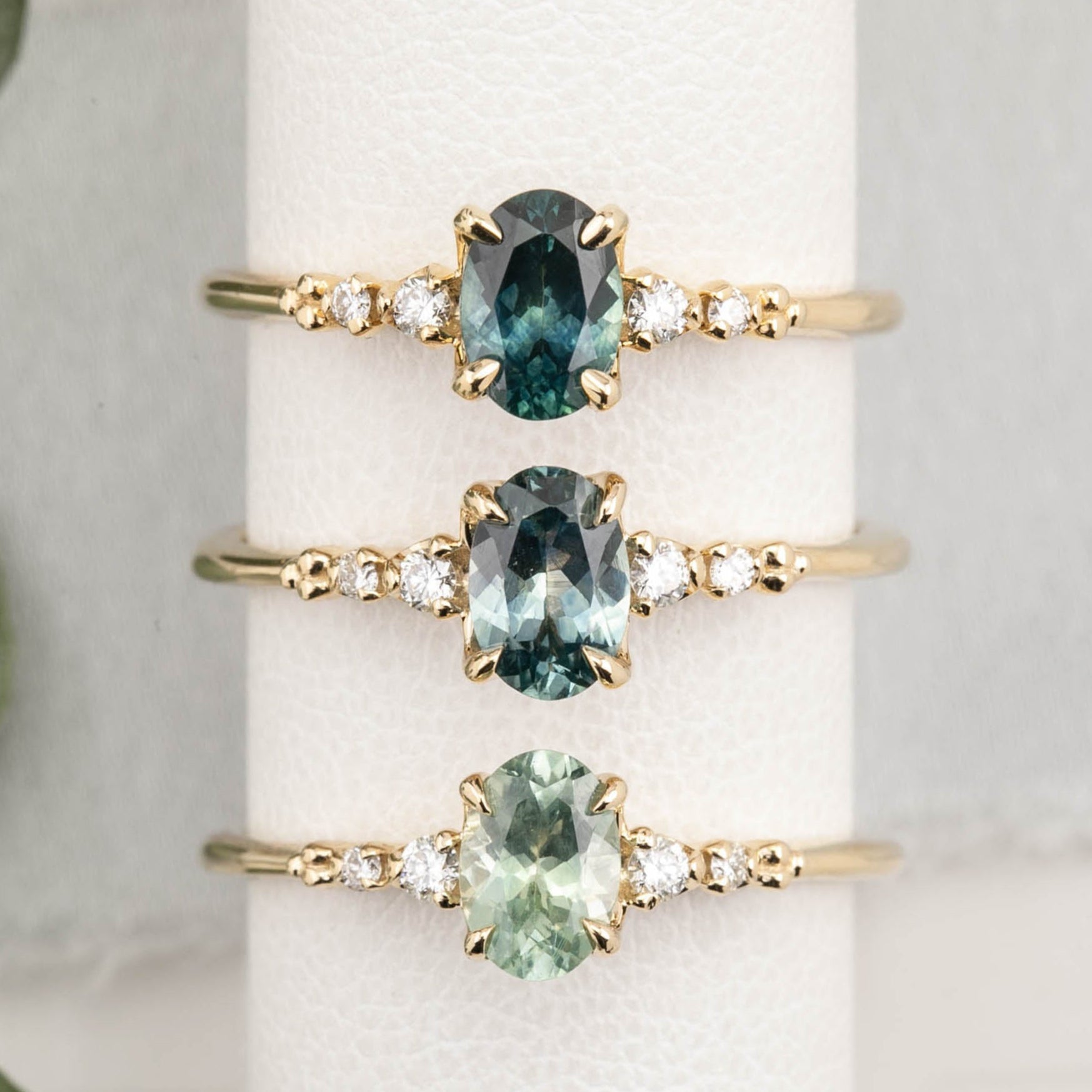 Estel Fleur Ring, 0.60 0.70ct Montana Sapphire, oval shape gemstone