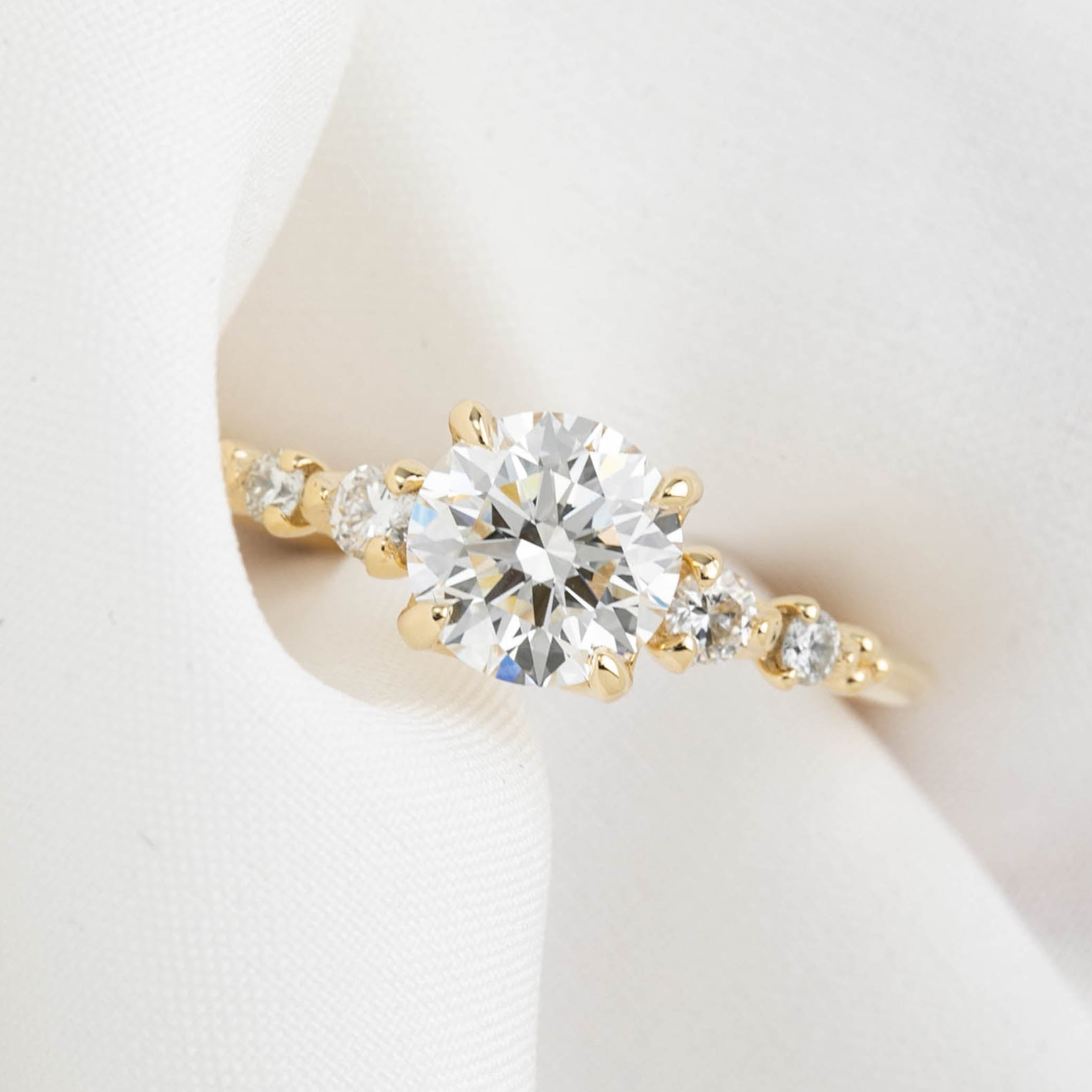 Estel Fleur Four Prongs Round Diamond Ring