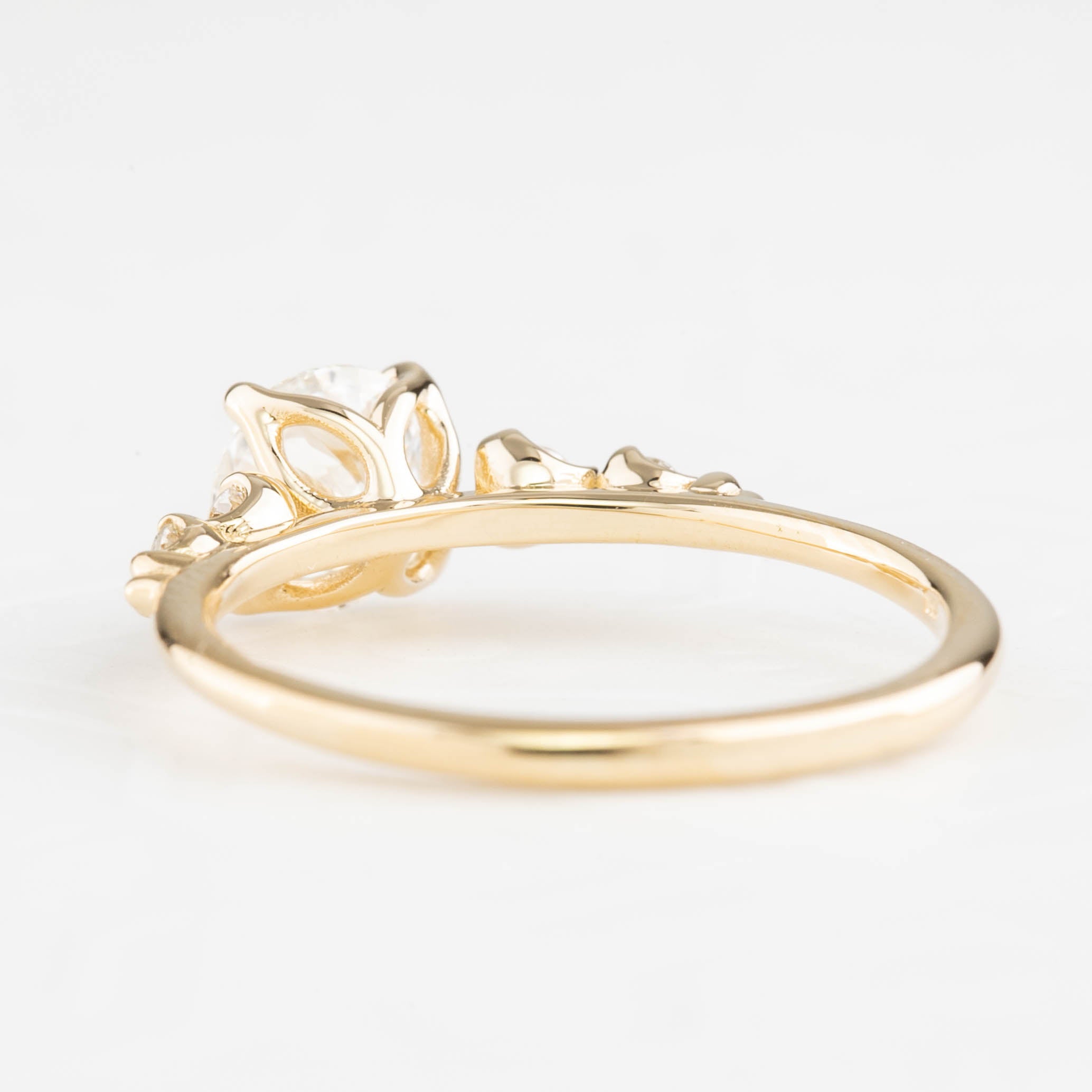 Estel Fleur Four Prongs Round Diamond Ring