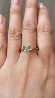 0.82ct クッションカット ライトアクアブルーサファイア モンタナ産