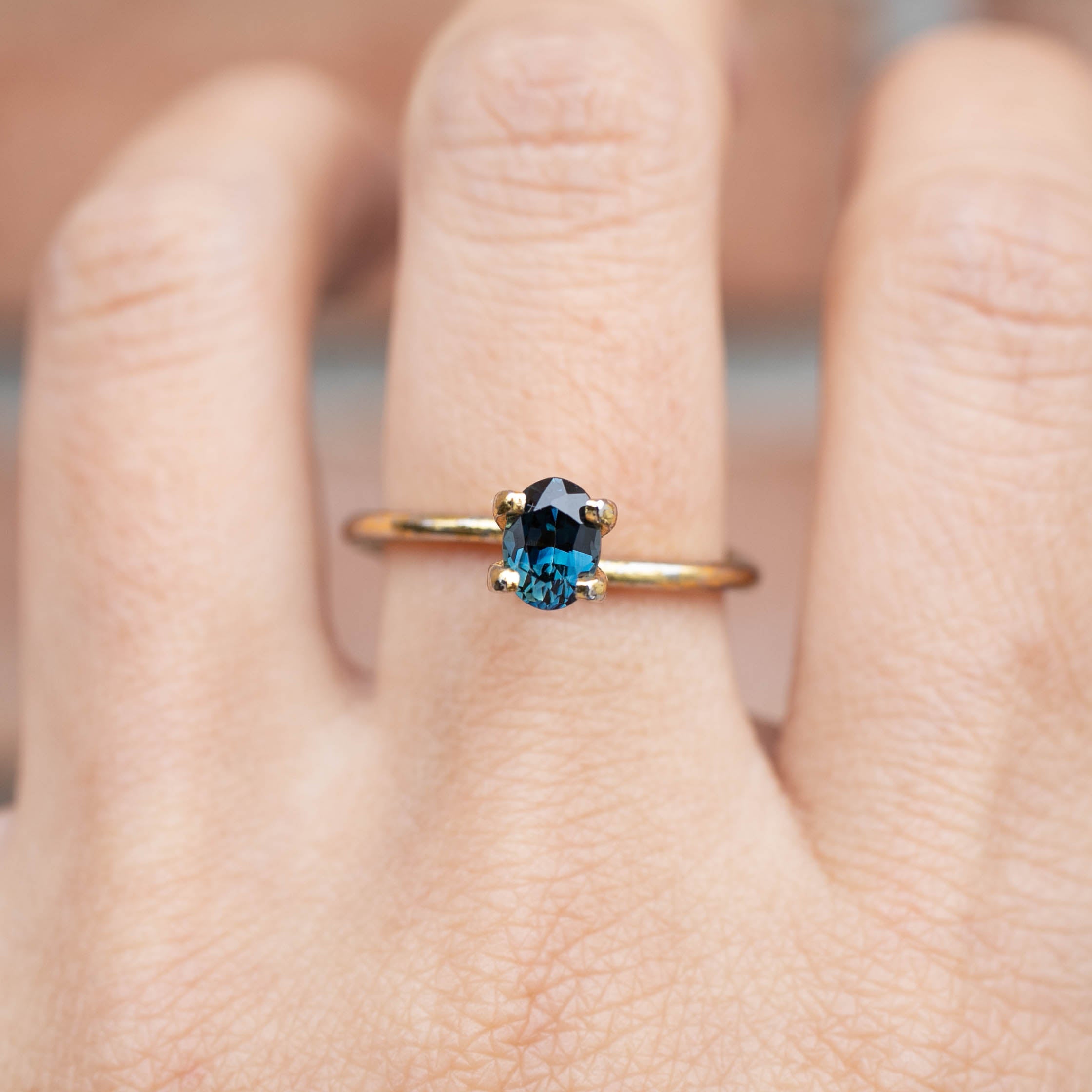 0.70ct オーバルカット ティールブルーサファイア クィーンズランド産