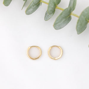Huggie Earrings 10mm