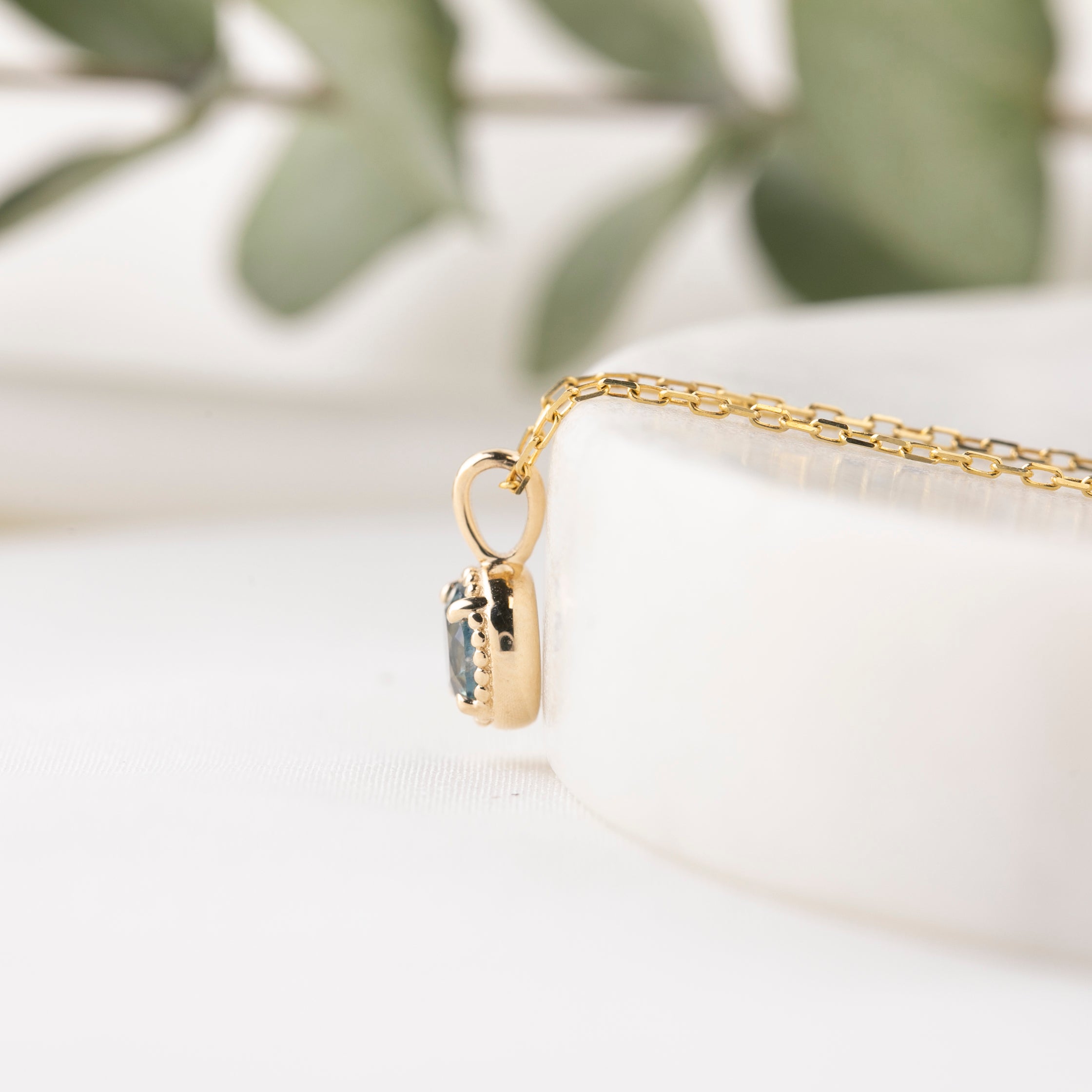 Dahlia Round Montana Sapphire Charm 5.0mm