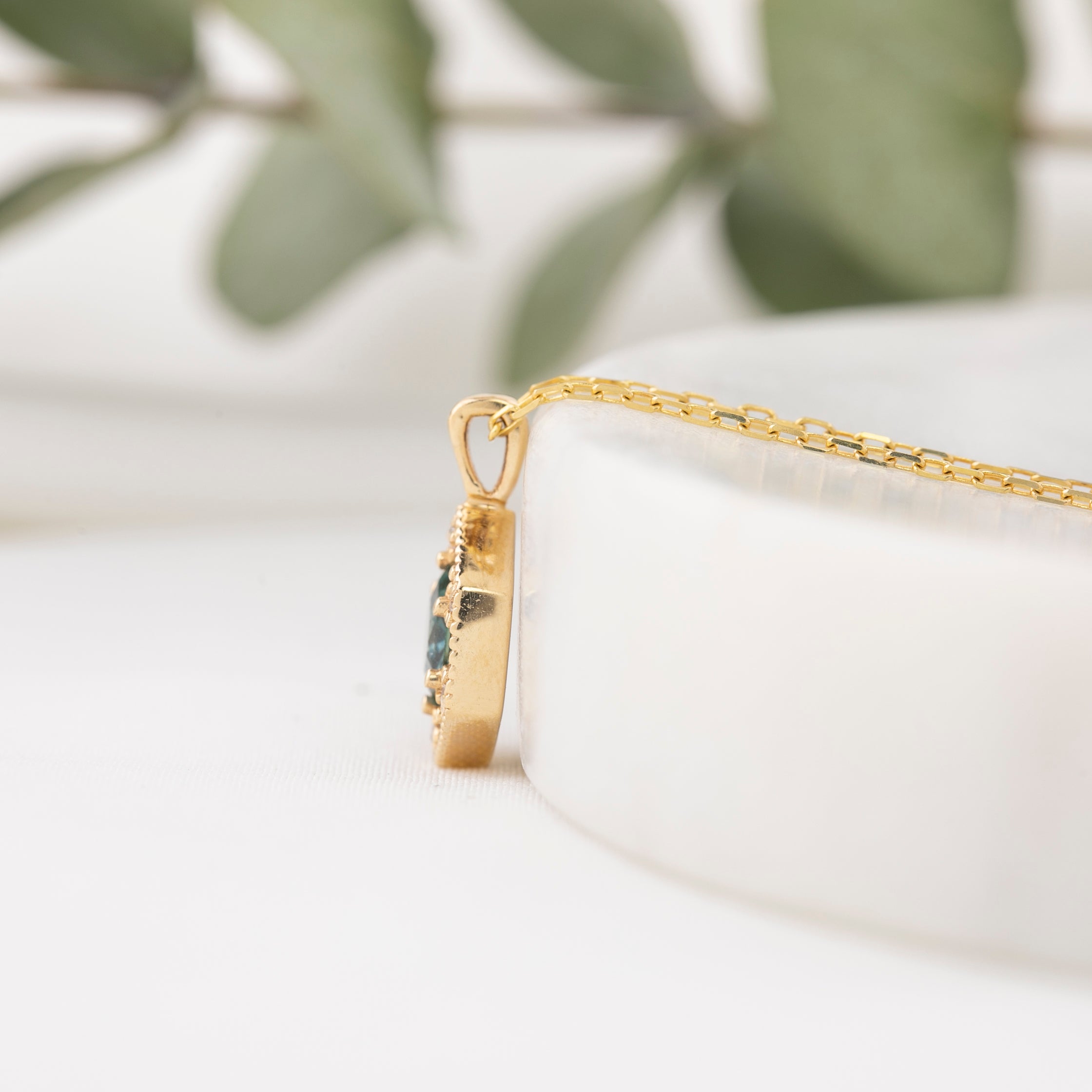 ヘキサゴンネックレス