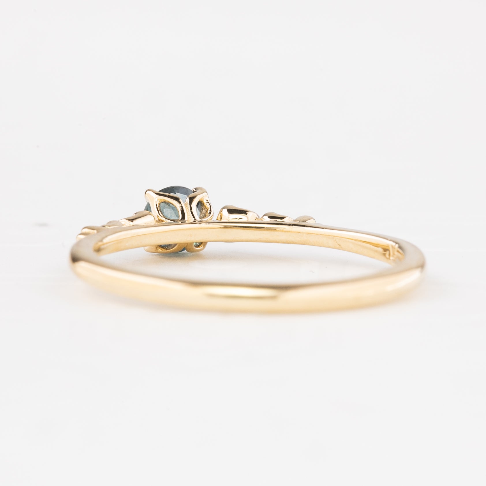 エステルリュックスリング ・0.40ct・加熱モンタナ産サファイア・K14YG