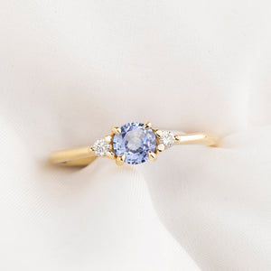 エミリリング　0.60ct Light blue Montana Sapphire 14K Yellow Gold