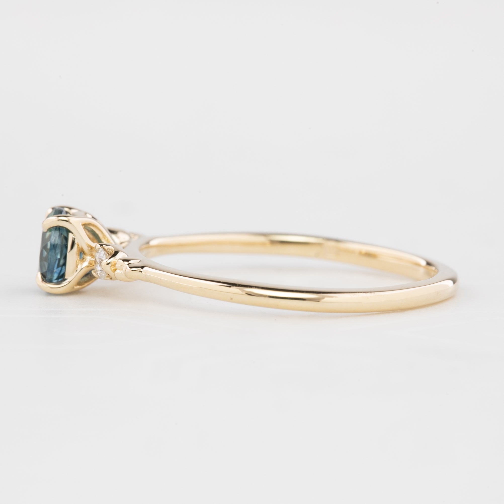 Estel Ring 0.60ct Montana Sapphire 14K Yellow Gold