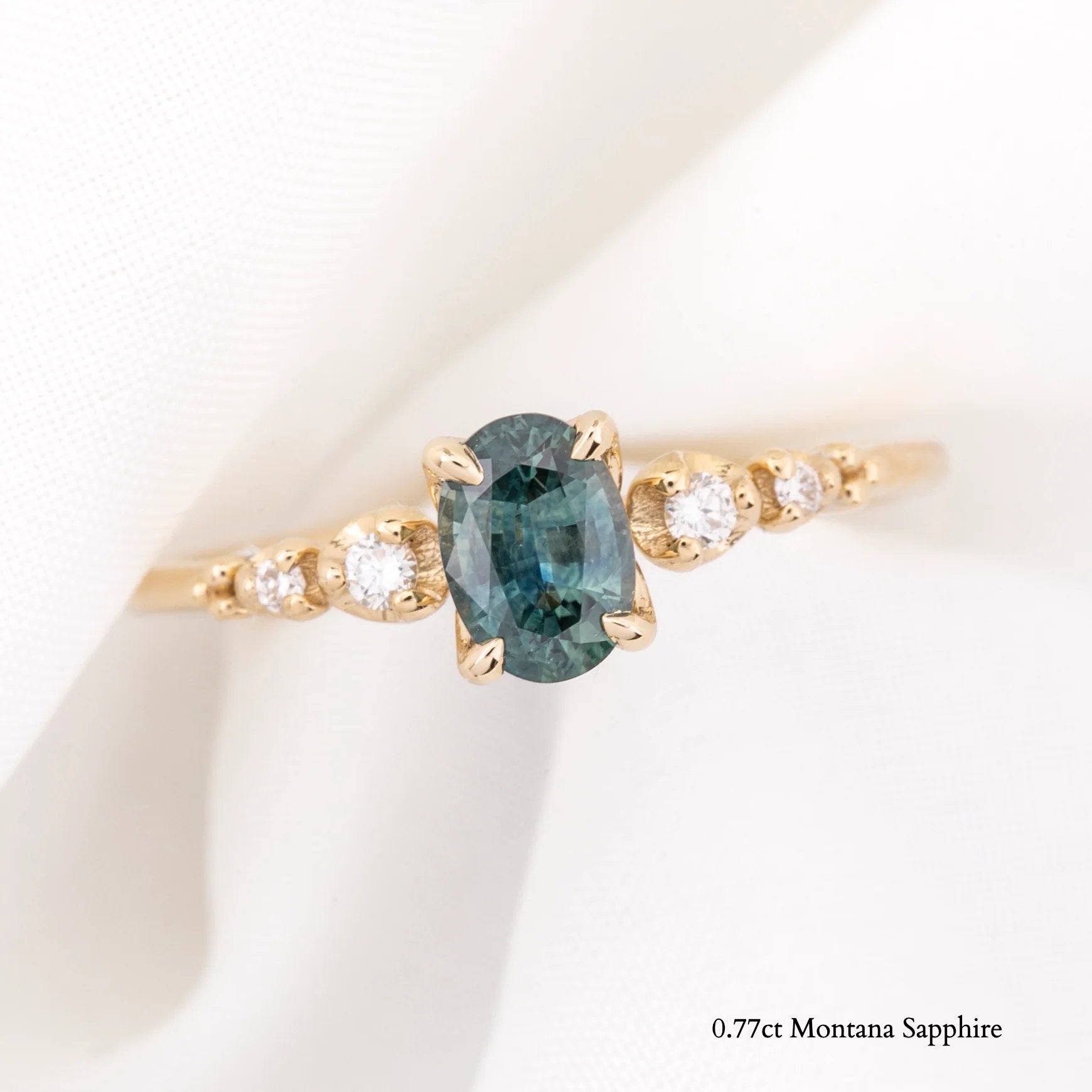 Estel Fleur Ring, 0.60 0.70ct Montana Sapphire