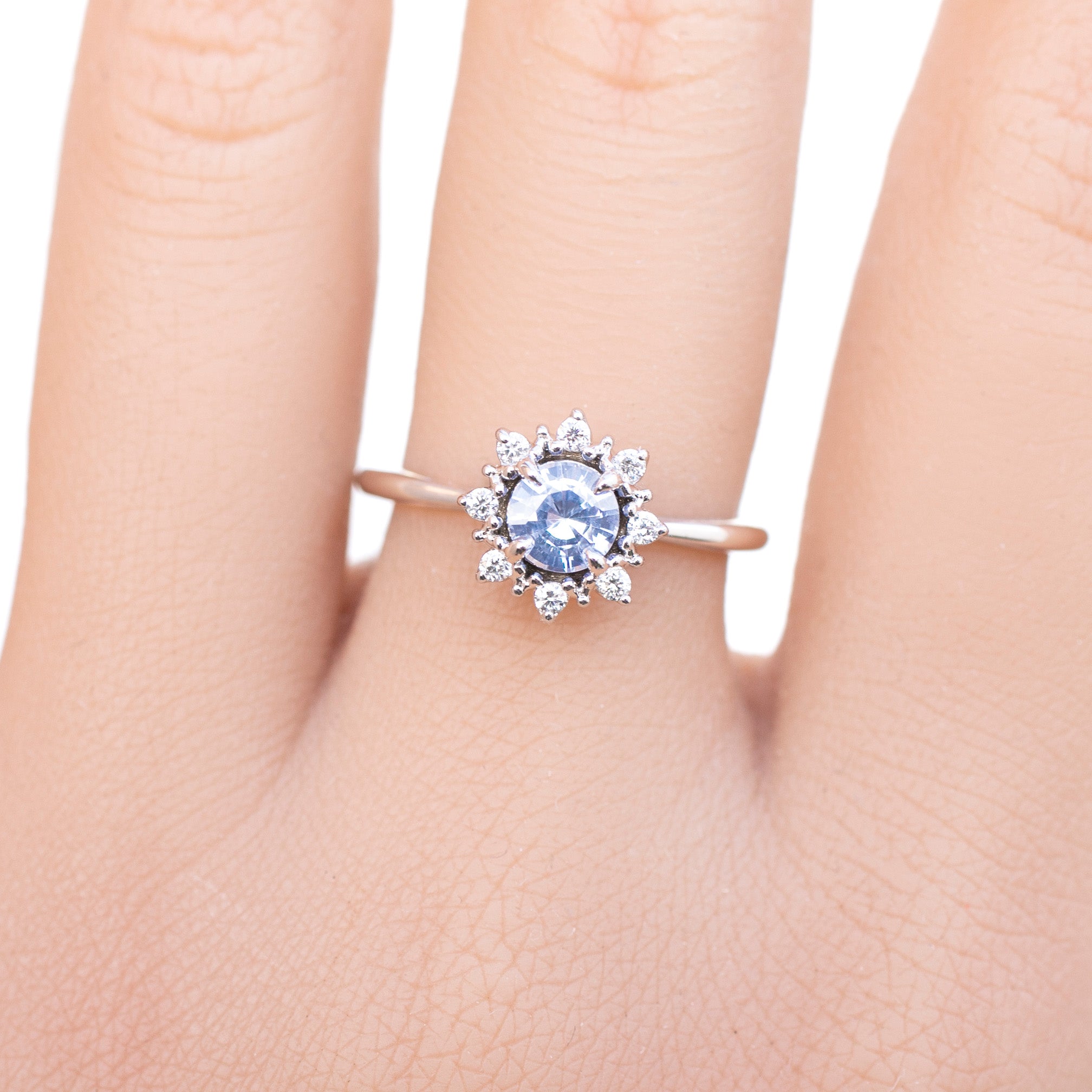 Victoria Ring, 0.55ct Sapphire