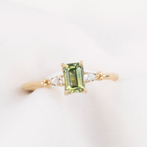 Estel Petal Ring, Green Montana Sapphire