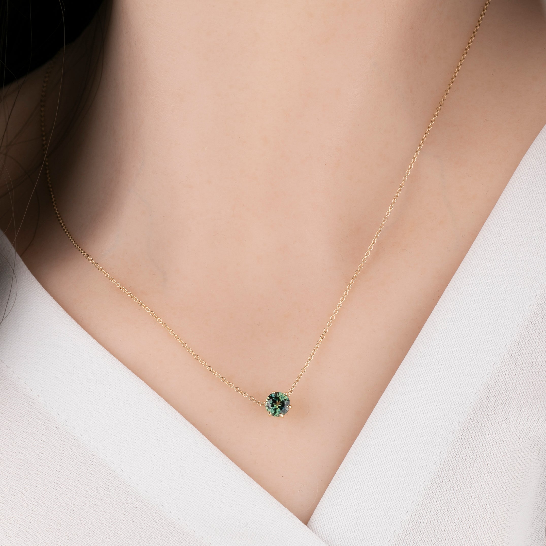 Classic 6 Prong 0.94ct Blue Green Sapphire Necklace 5.5mm