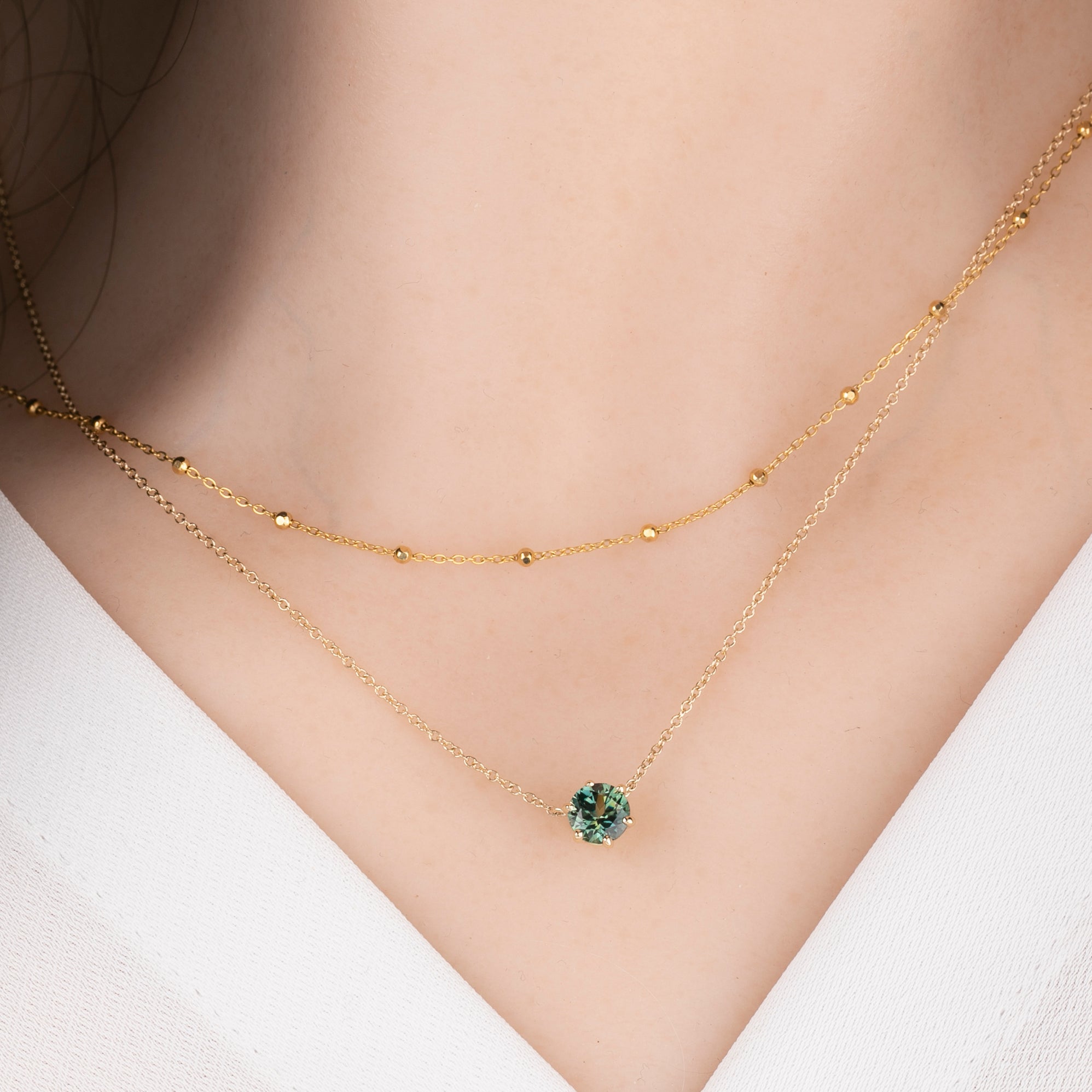 Classic 6 Prong 0.94ct Blue Green Sapphire Necklace 5.5mm