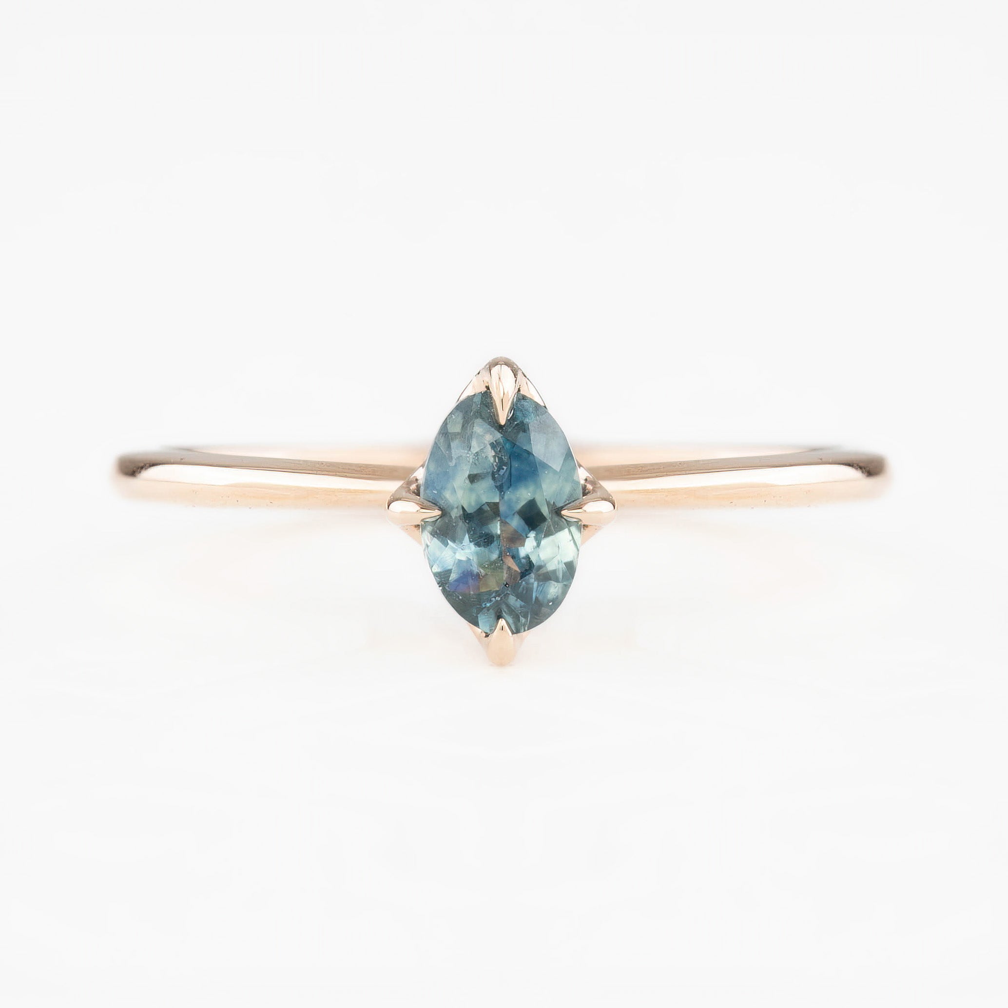 Alice Ring, 0.60ct Montana Sapphires, oval shape gemstone