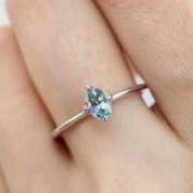 Alice Ring, 0.60ct Montana Sapphires, oval shape gemstone