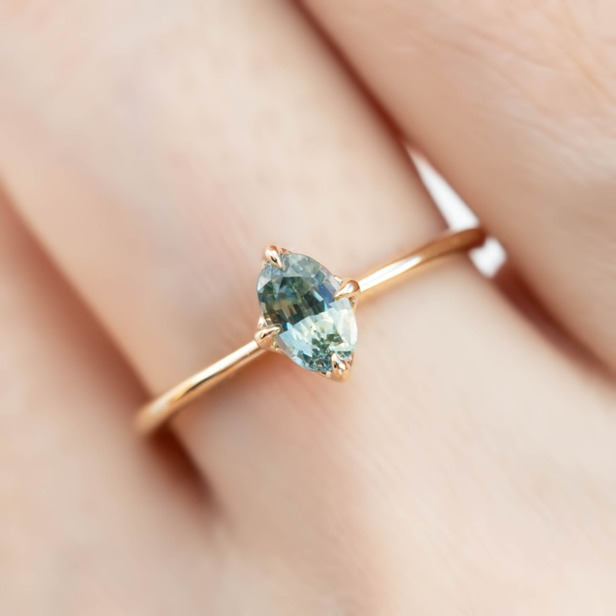 Alice Ring, 0.60ct Montana Sapphires, oval shape gemstone