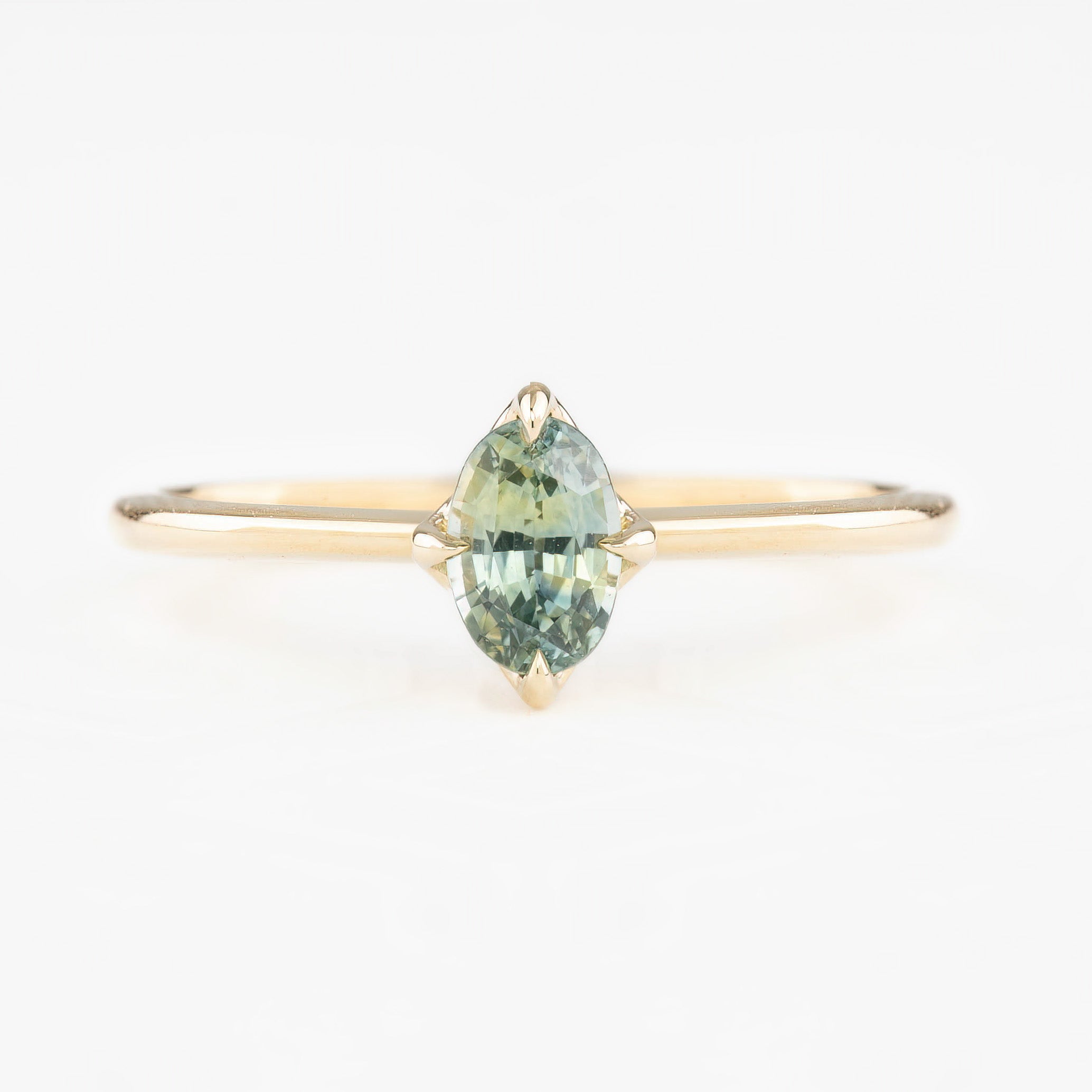 Alice Ring, 0.60ct Montana Sapphires, oval shape gemstone