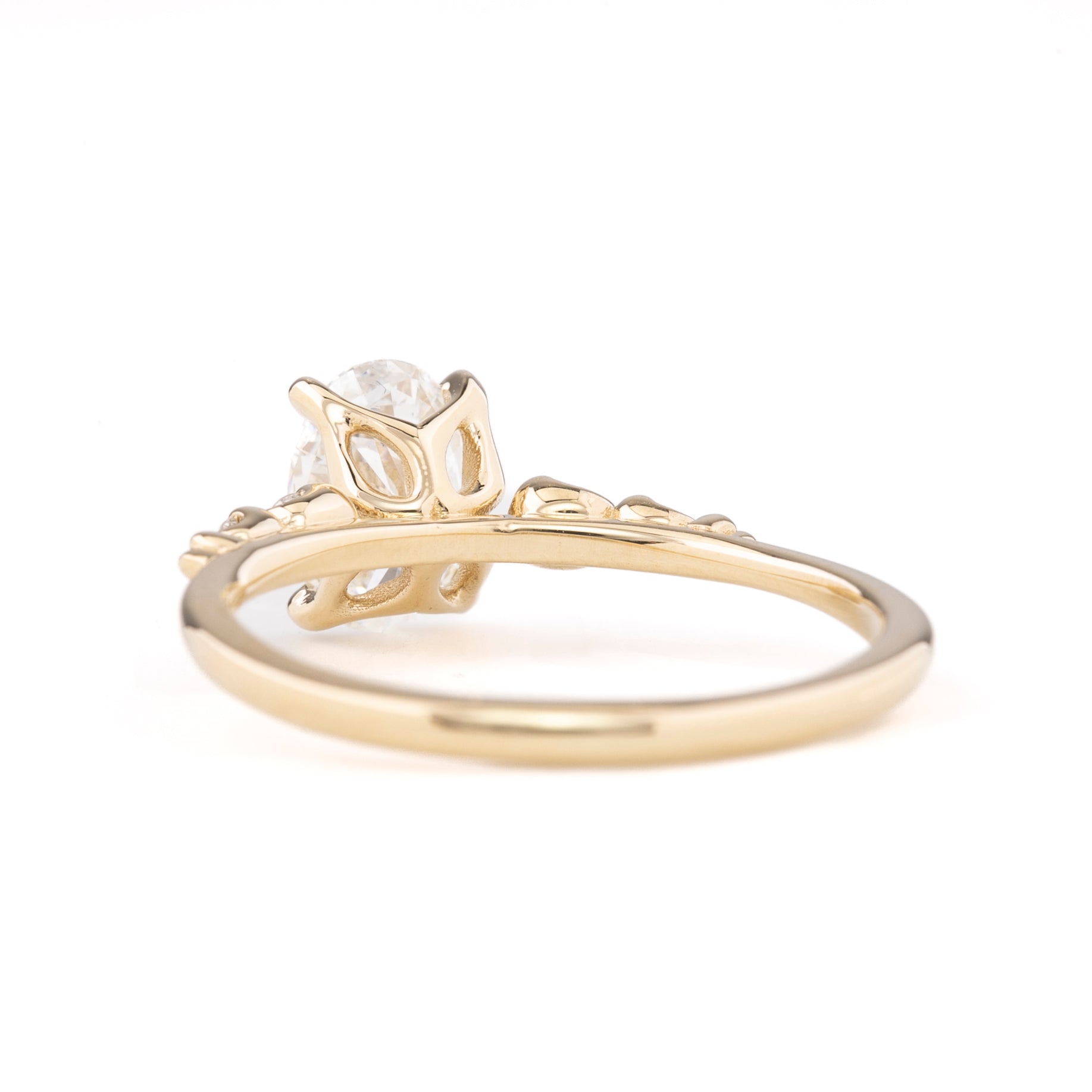 Estel Fleur Four Prongs Ring, Oval Brilliant Cut Diamond