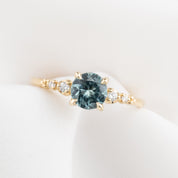 【一点物】エステルリュックスリング ・1.09ct・加熱モンタナ産ライトアイシーブルーサファイア・K14YG