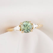 【一点物】オリヴィアリング ・1.38ct・加熱モンタナ産ブルーグリーンサファイア・K14YG