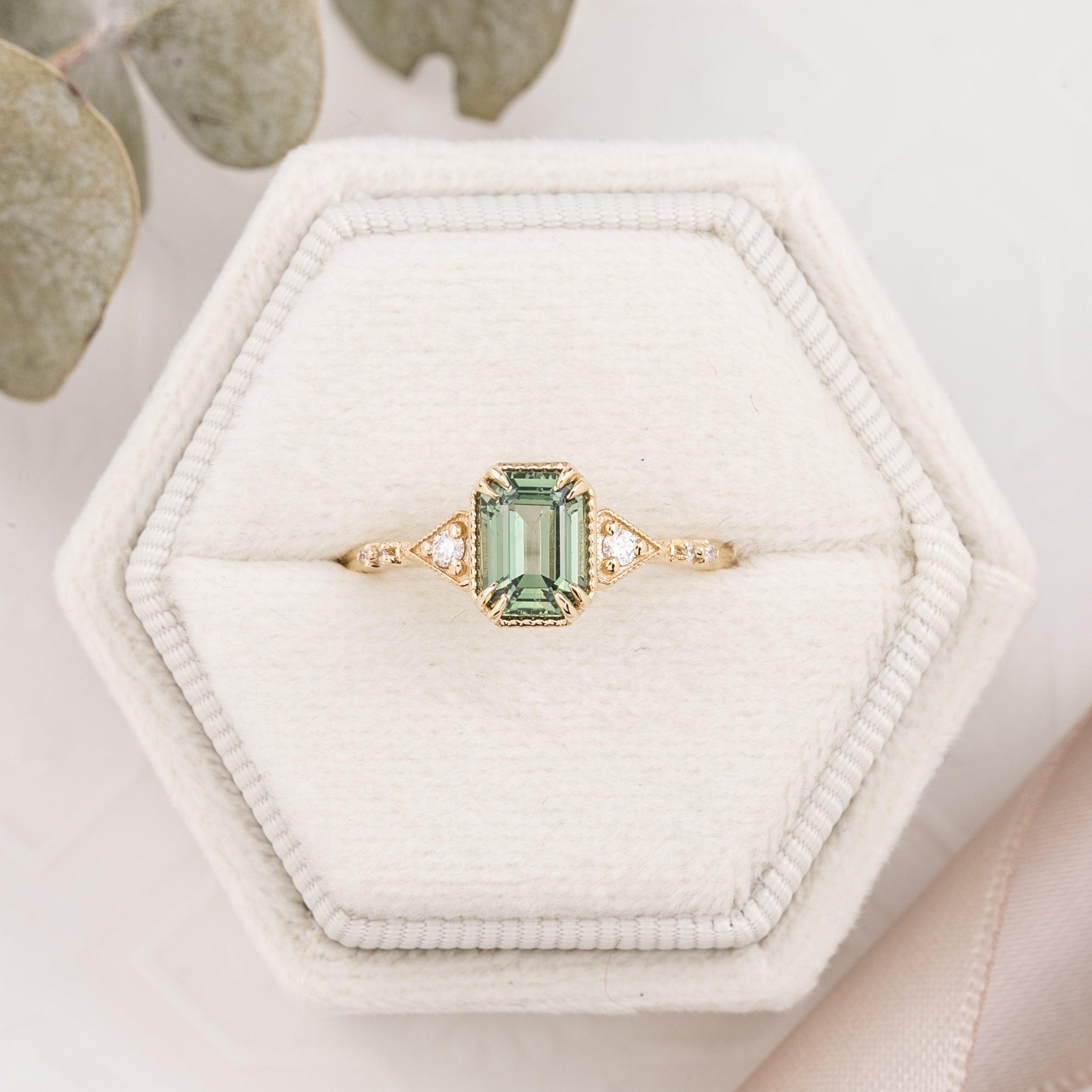 Agatha Setting (Emerald/Radiant cut)