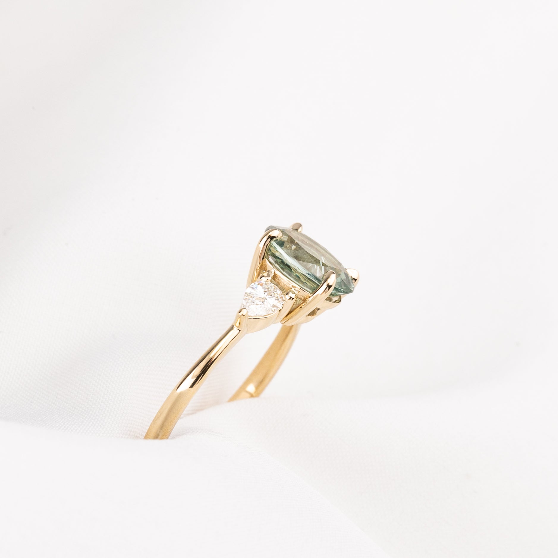 【一点物】オリヴィアリング ・2.20ct・加熱モンタナ産ブルーグリーンイエローサファイア・K14YG