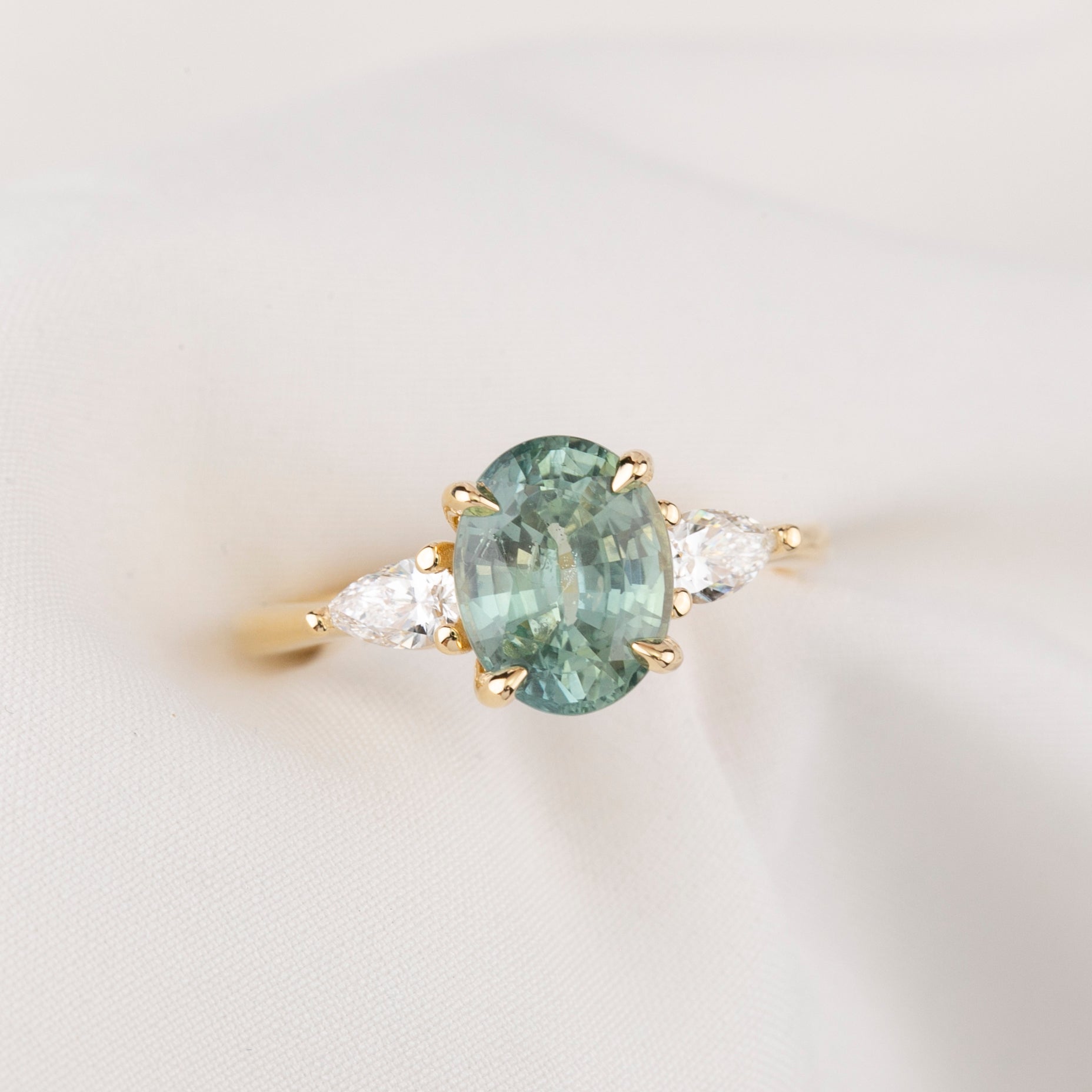 【一点物】オリヴィアリング ・2.20ct・加熱モンタナ産ブルーグリーンイエローサファイア・K14YG