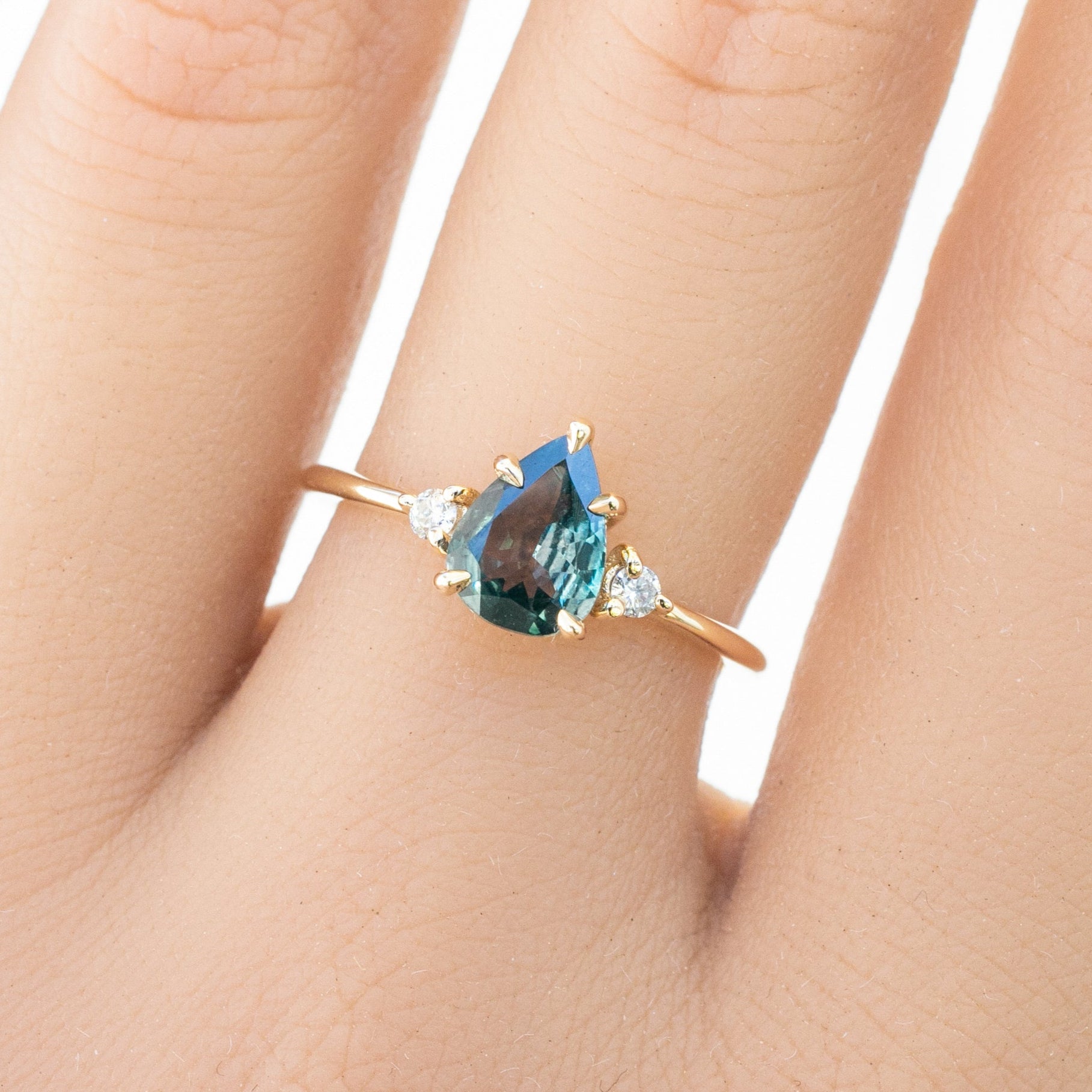 【一点物】エミリーリング ・0.97ct・加熱モンタナ産グリーンサファイア・K14YG