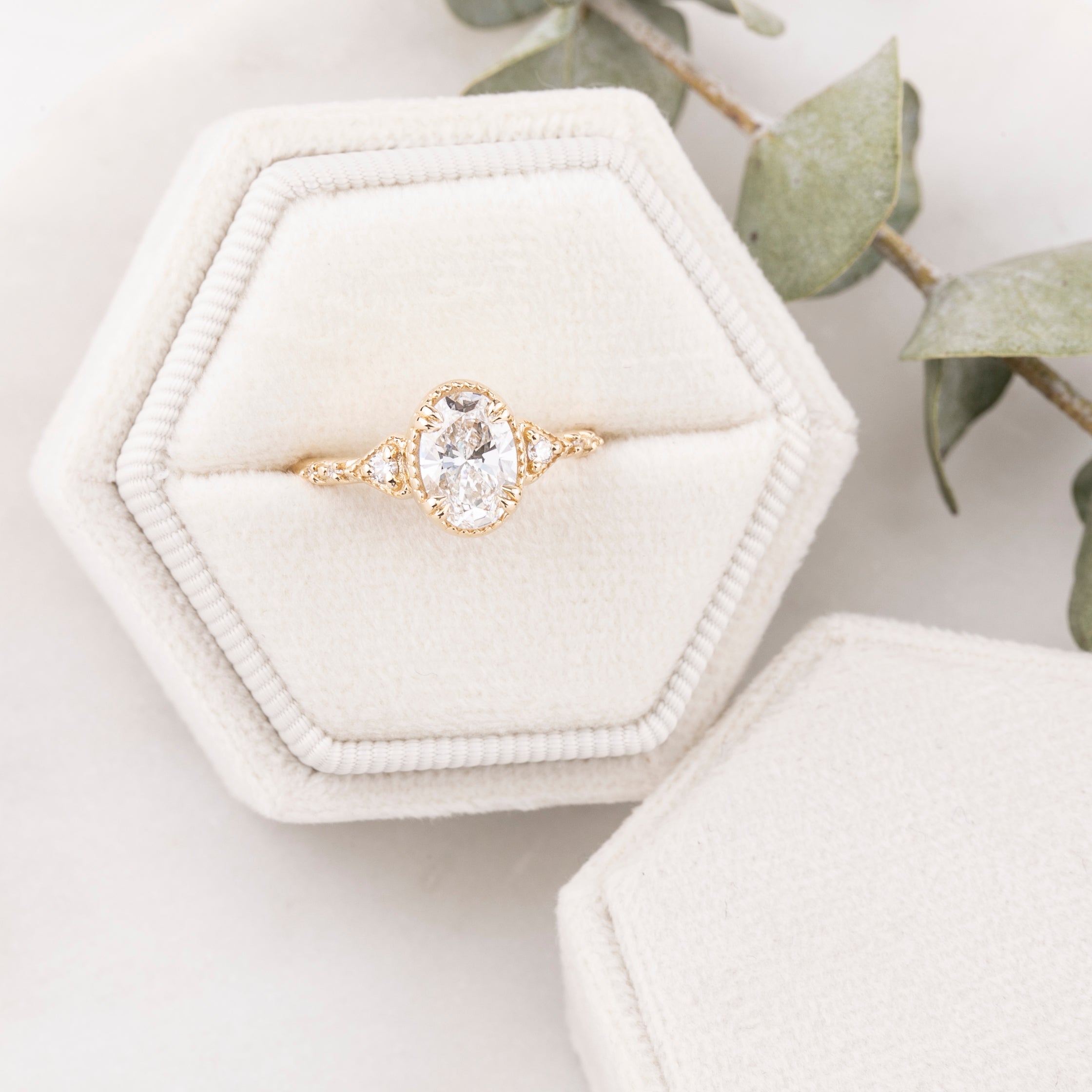 Agatha Oval Diamond Ring