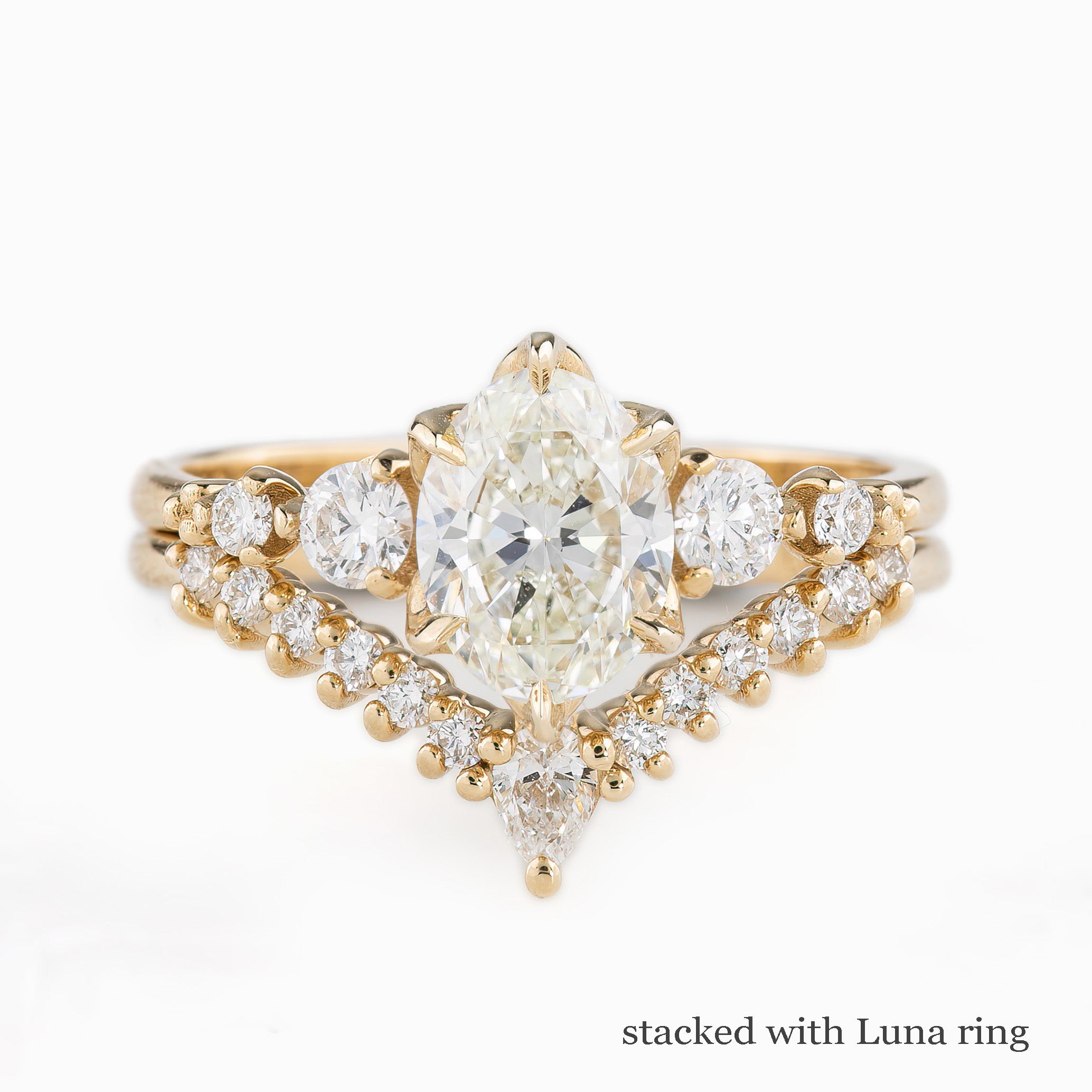 Estel Fleur Grand Ring, Oval Brilliant Cut Diamond