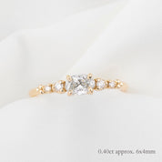 Estel Fleur Oval Diamond Ring (East-west)