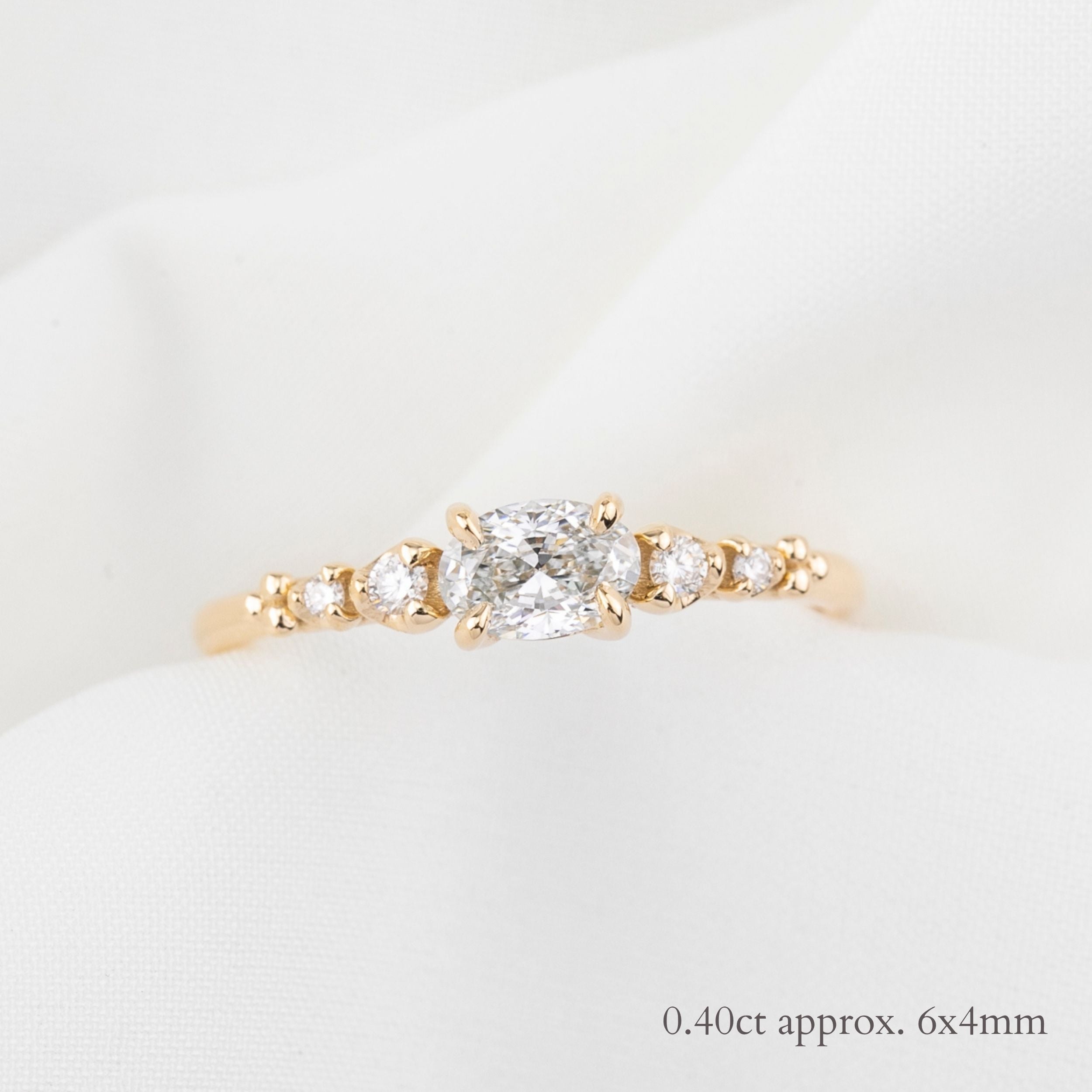 Estel Fleur Oval Diamond Ring (East-west)