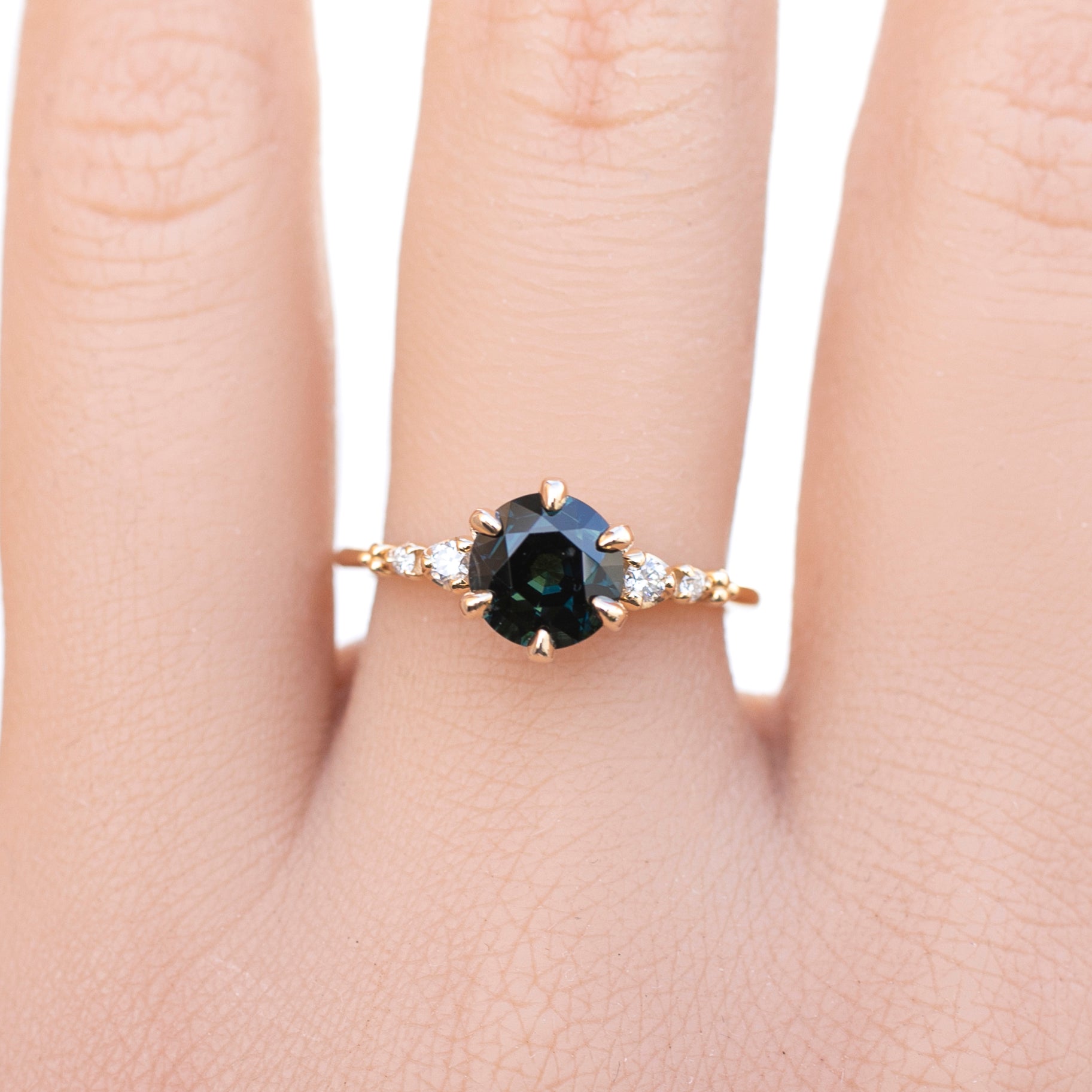【一点物】エステルフルールリング ・1.38ct・加熱モンタナ産パルティグリーンサファイア・K14YG