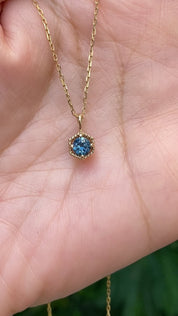 【一点もの】モンタナサファイア　ベゼルセットチャーム