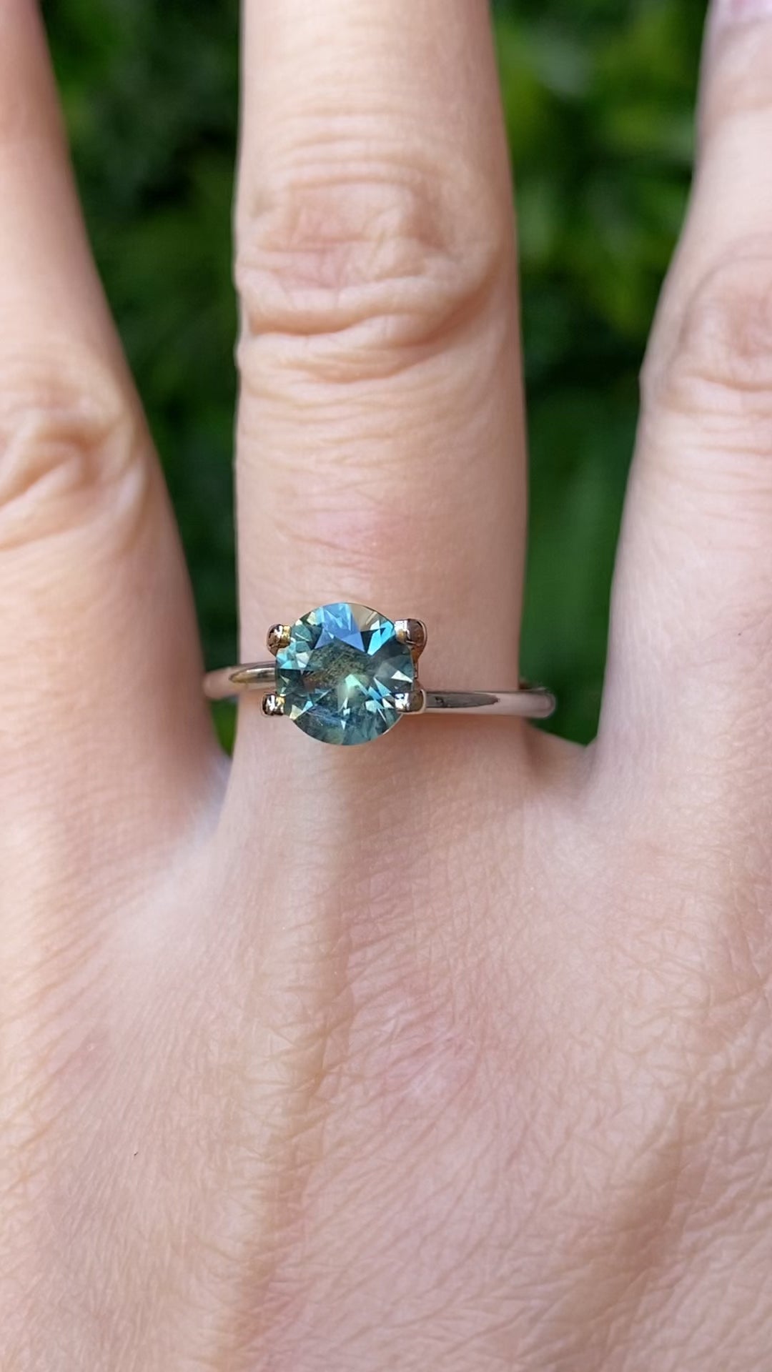 1.53ct Round Cut Light Green Montana Sapphire SR419