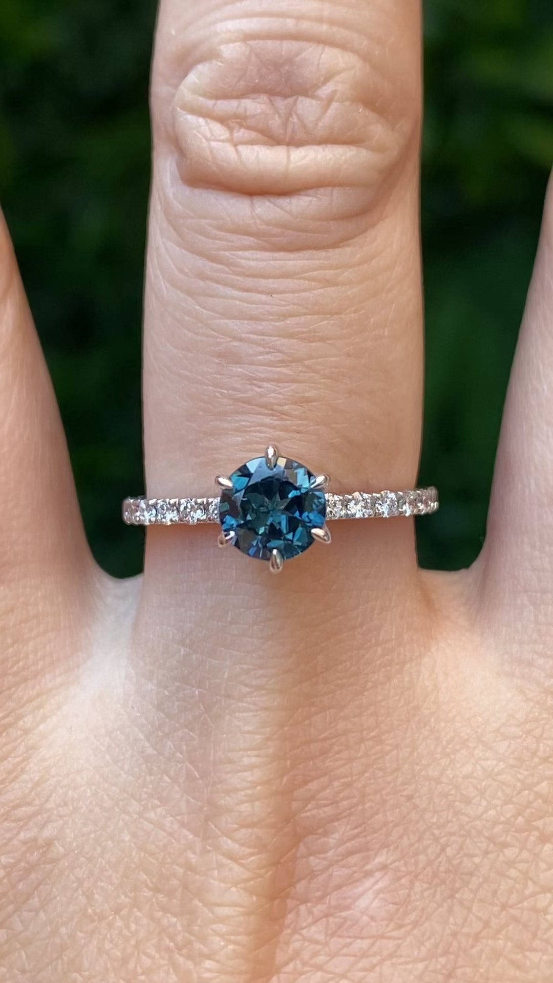 【一点物】マリアリュックスリング ・0.98ct・加熱モンタナ産ティールブルーサファイア・K14WG