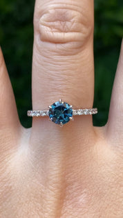 【一点物】マリアリュックスリング ・0.98ct・加熱モンタナ産ティールブルーサファイア・K14WG