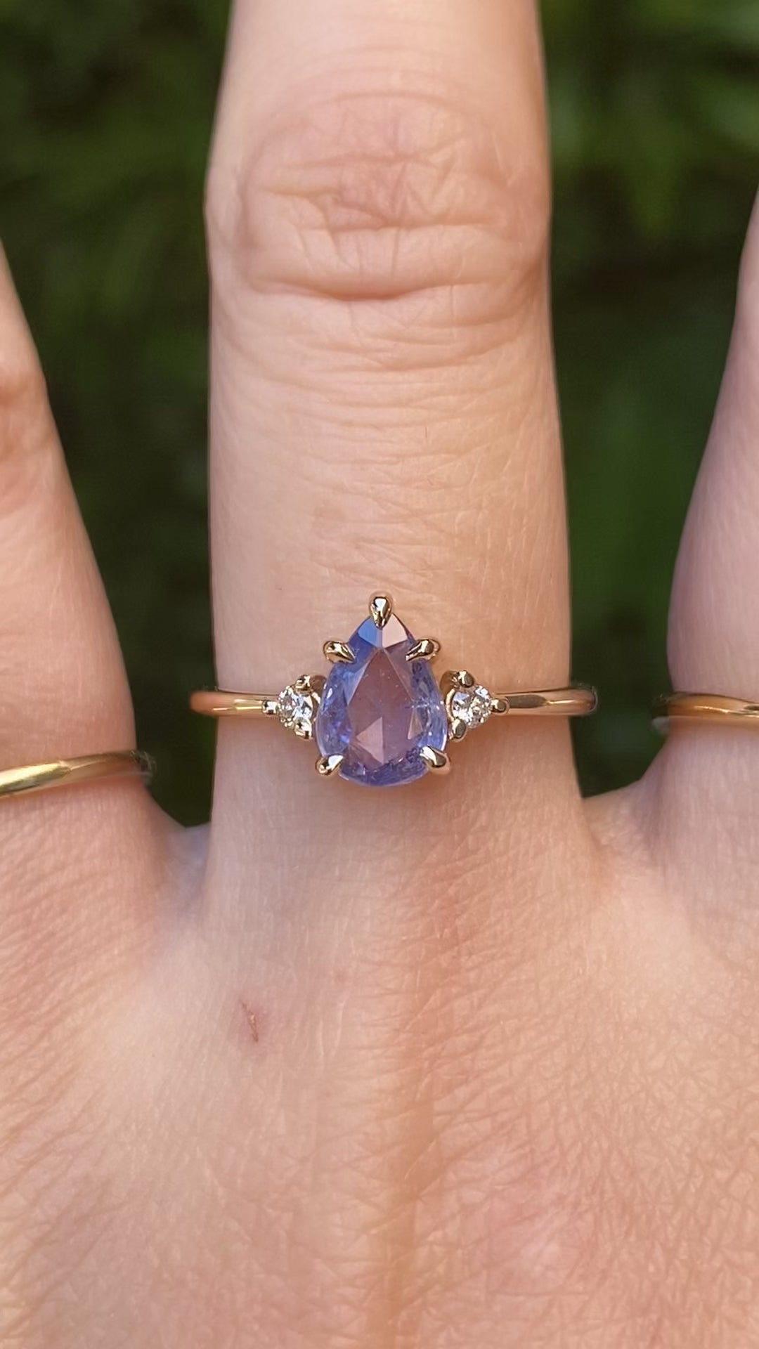 【即日配送】エミリーリング ・0.60ct・非加熱マダガスカル産ライトブルーサファイア・K14YG