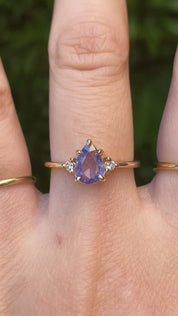 【即日配送】エミリーリング ・0.60ct・非加熱マダガスカル産ライトブルーサファイア・K14YG