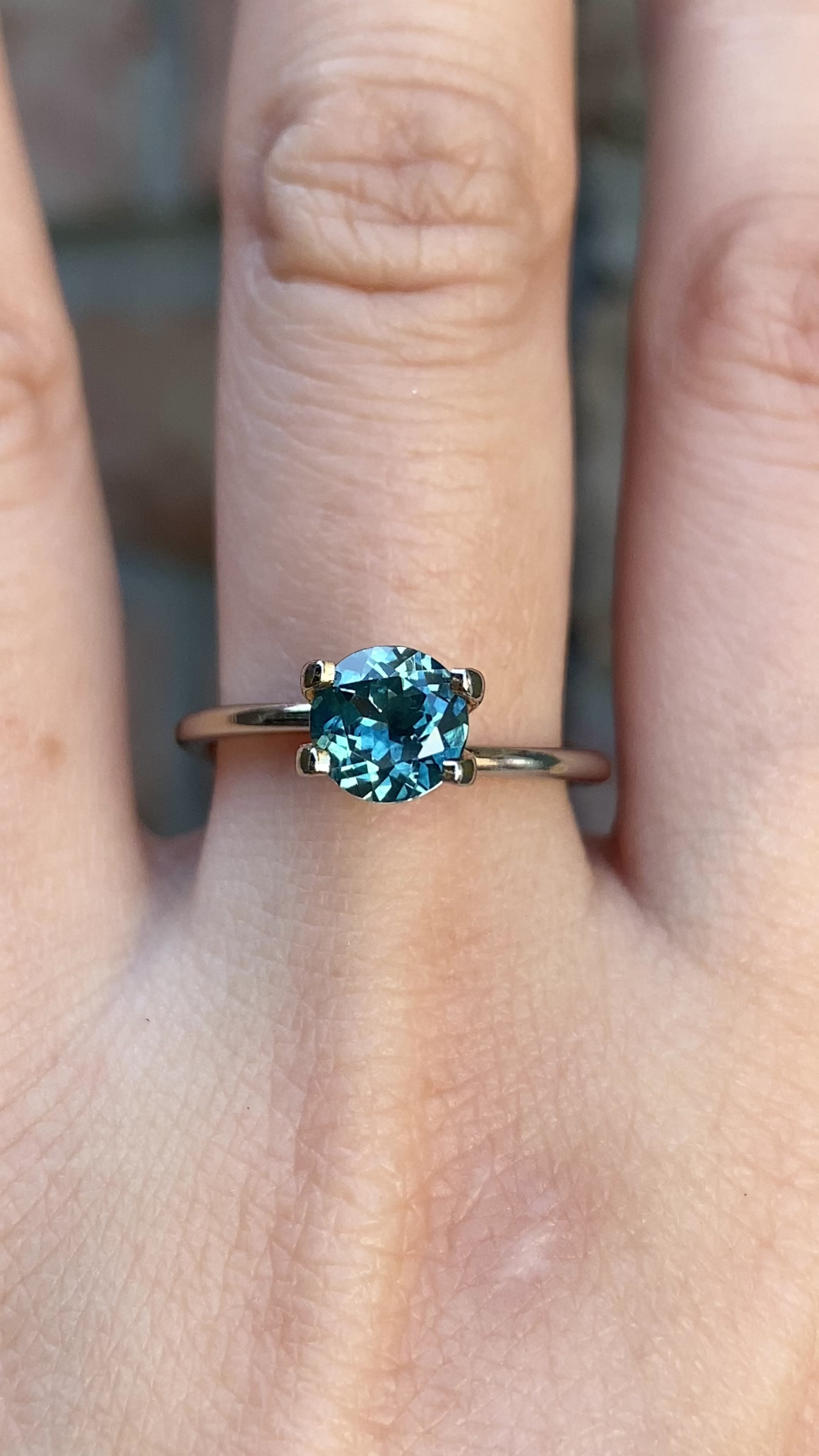 1.23ct Round Cut Blue Green Montana Sapphire SR284