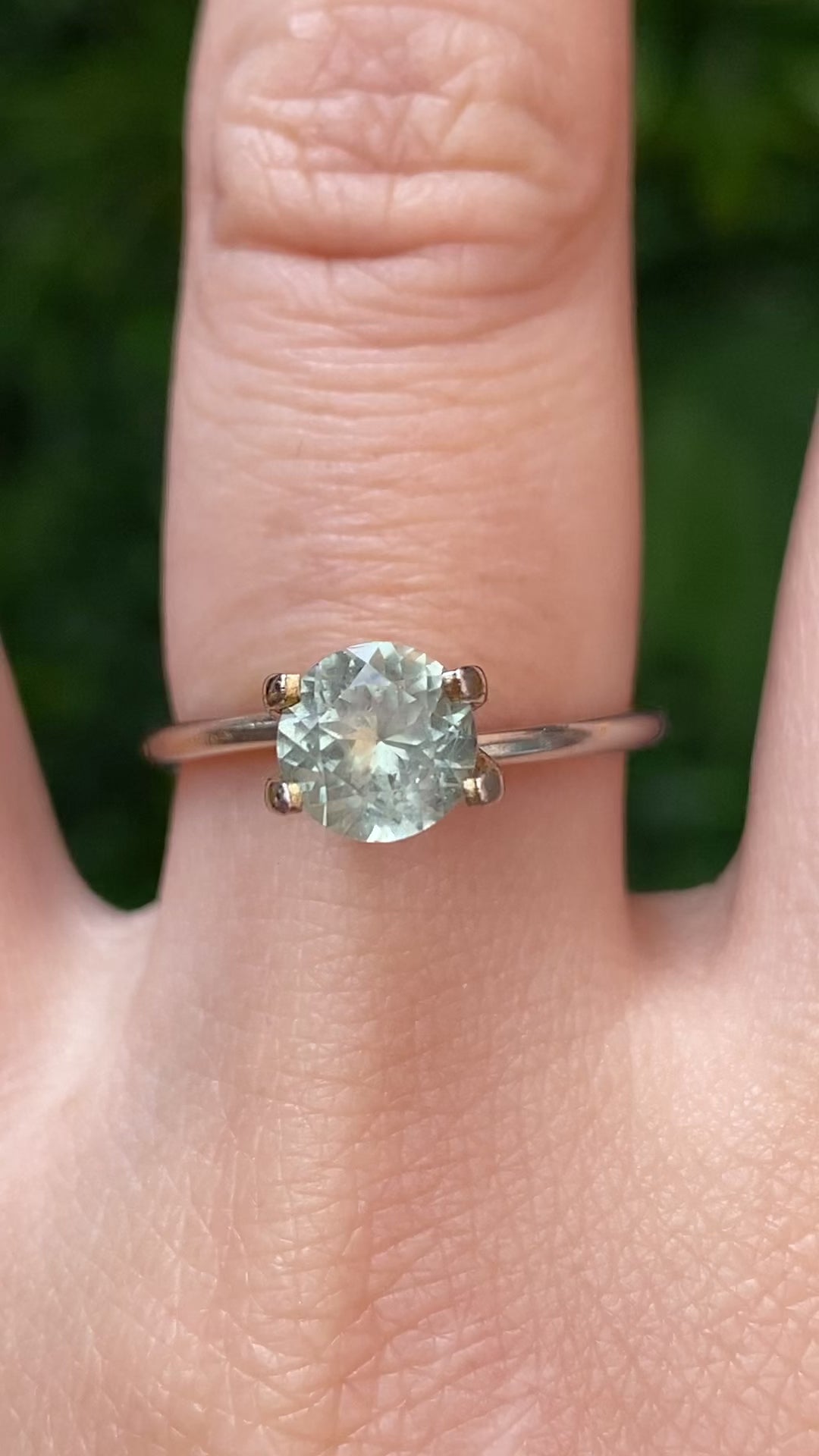 1.33ct Round Cut Light Green Montana Sapphire Sapphire SR468